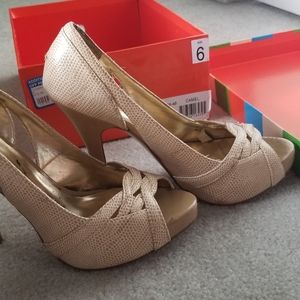 Snake tan peep toe pumps